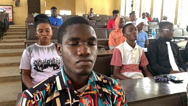 MINDFULNESS TRAINING FOR ZOOLOGISTS IN TRAINING, OOU